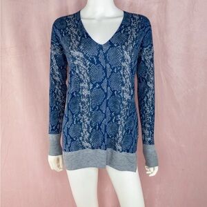 NWT Rebecca Taylor Womens Blue Wool Blend V-Neck Sweater Size XS Snake Print